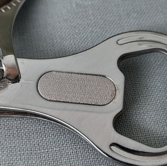 New York Keychain Beer Bottle Opener - Picture 5 of 7